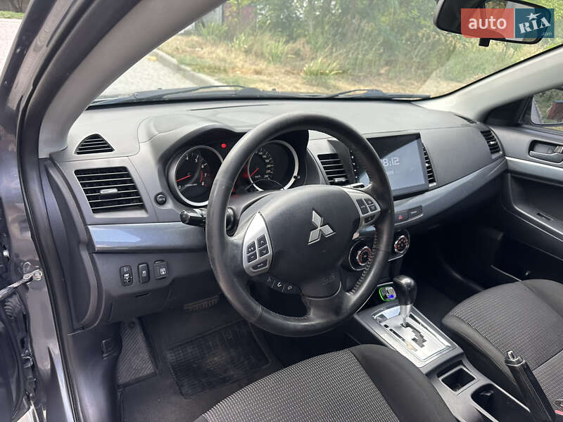 Седан Mitsubishi Lancer 2011 в Днепре