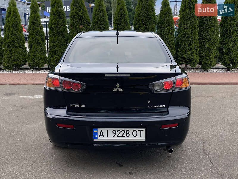 Седан Mitsubishi Lancer 2010 в Києві