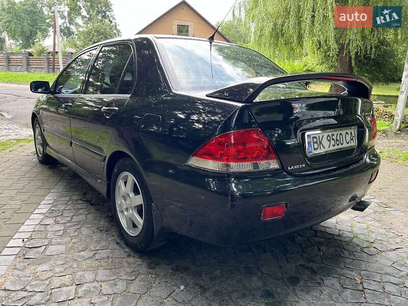 Седан Mitsubishi Lancer 2005 в Острозі