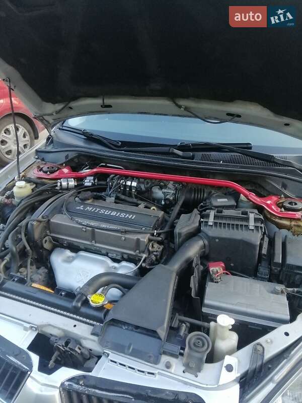 Седан Mitsubishi Lancer 2004 в Одессе