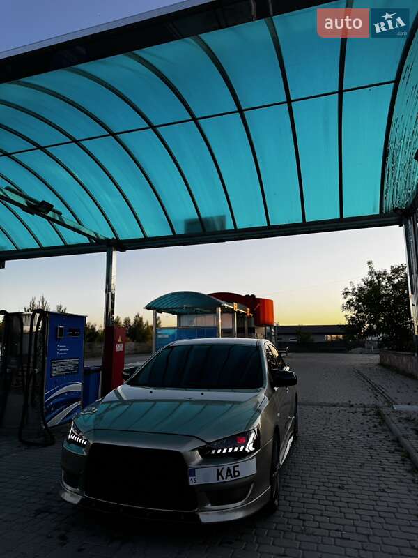 Седан Mitsubishi Lancer 2008 в Березному