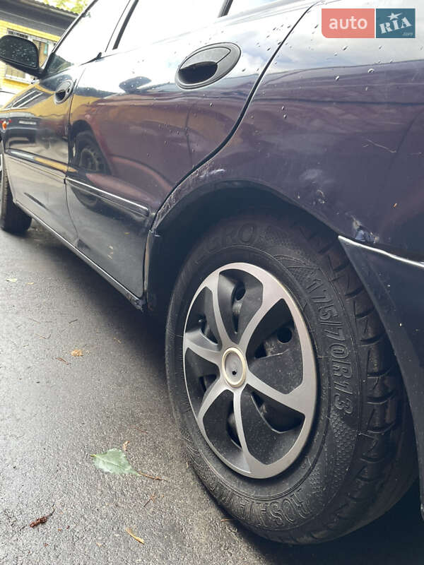 Седан Mitsubishi Lancer 1994 в Киеве