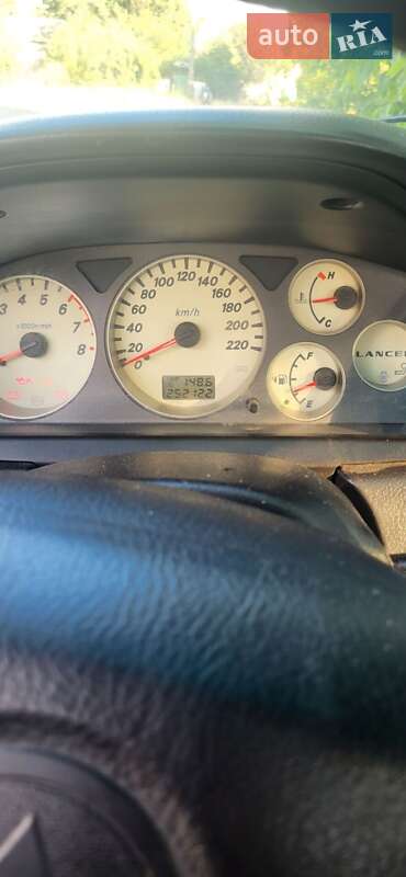 Седан Mitsubishi Lancer 2006 в Южноукраїнську