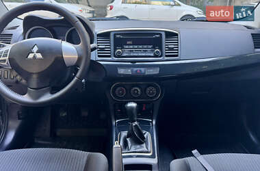 Седан Mitsubishi Lancer 2015 в 