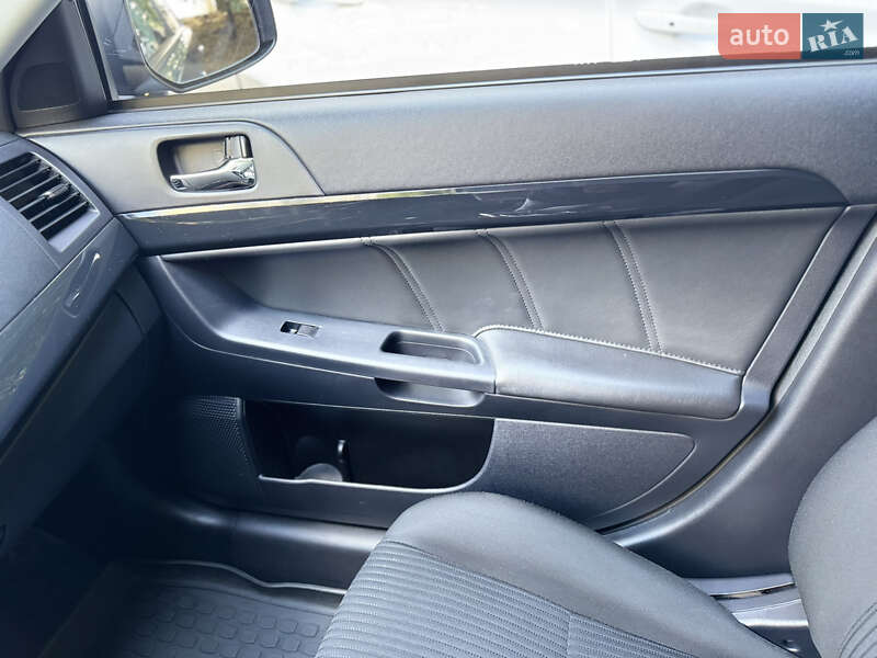 Седан Mitsubishi Lancer 2015 в Киеве фото 11 Седан Mitsubishi Lancer 2015 в Киеве