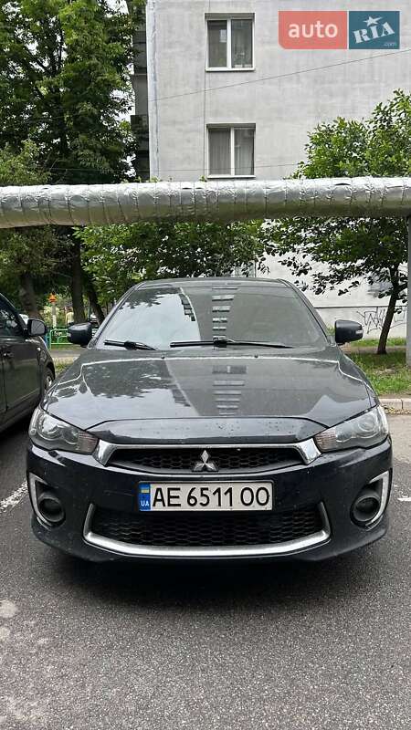 Седан Mitsubishi Lancer 2017 в Днепре