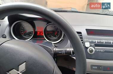 Седан Mitsubishi Lancer 2009 в Киеве