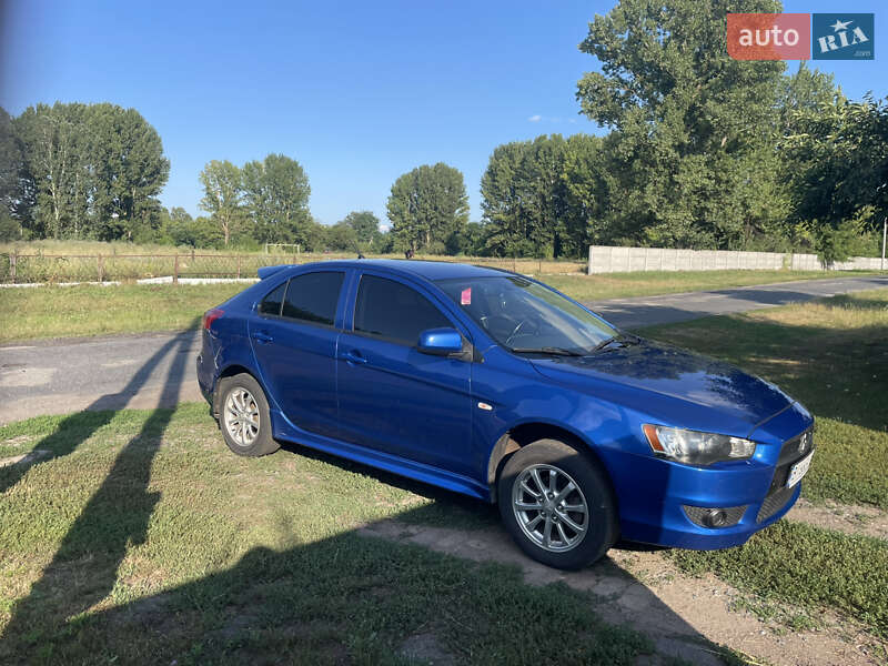 Хетчбек Mitsubishi Lancer 2010 в Гребінці