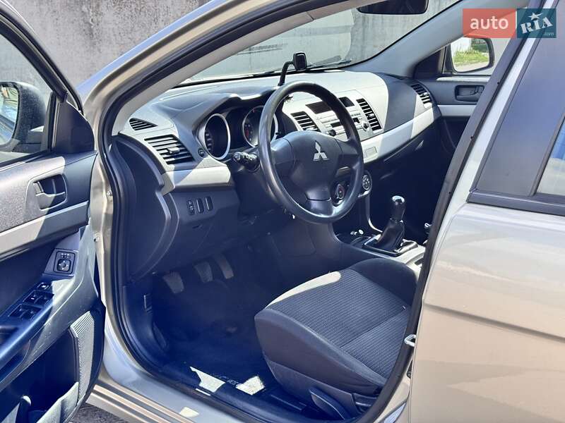 Седан Mitsubishi Lancer 2008 в Броварах