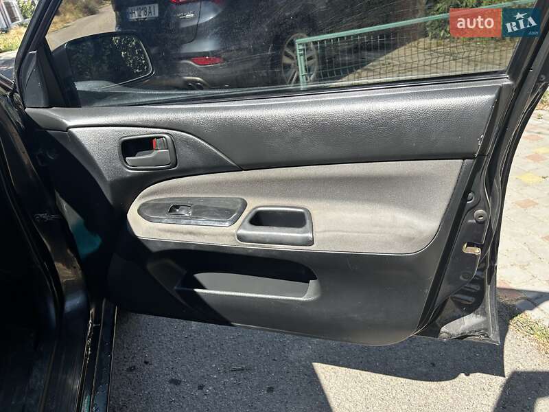 Седан Mitsubishi Lancer 2003 в Николаеве