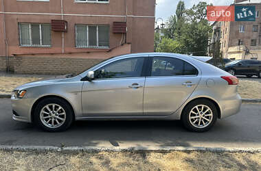 Хэтчбек Mitsubishi Lancer 2011 в 