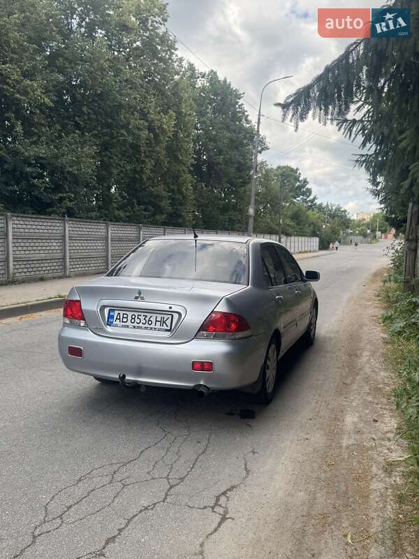 Седан Mitsubishi Lancer 2006 в Виннице
