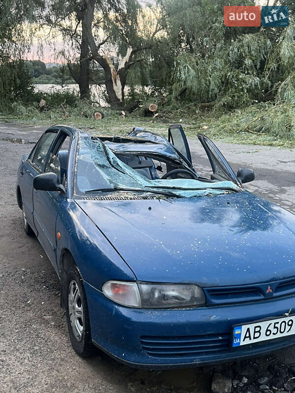 Седан Mitsubishi Lancer 1993 в Виннице