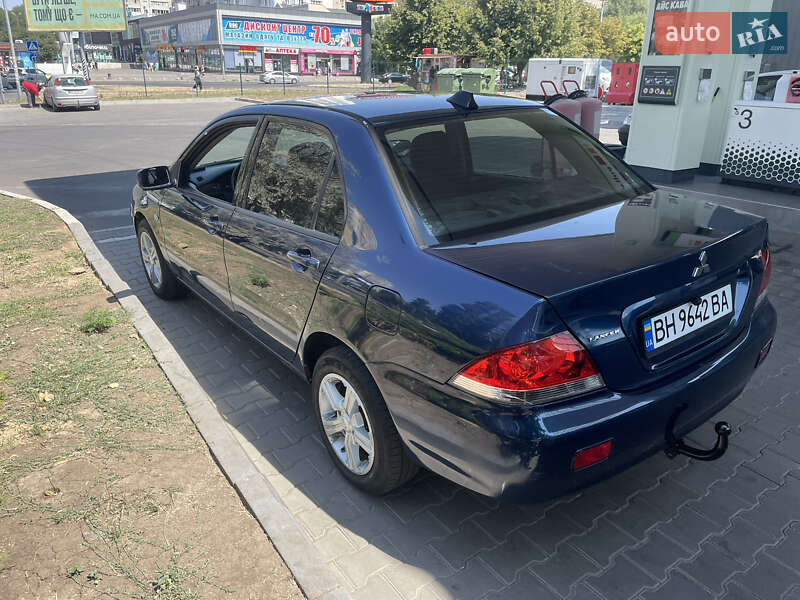 Седан Mitsubishi Lancer 2004 в Одессе