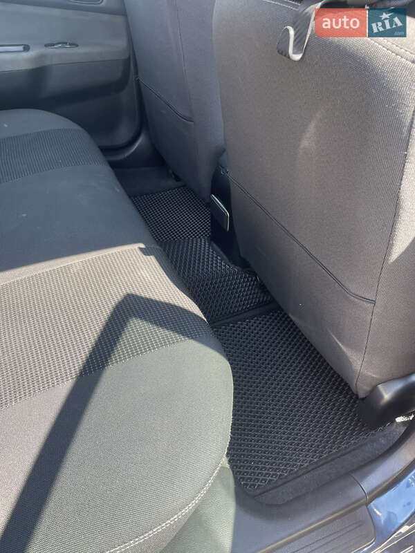 Седан Mitsubishi Lancer 2004 в Одессе