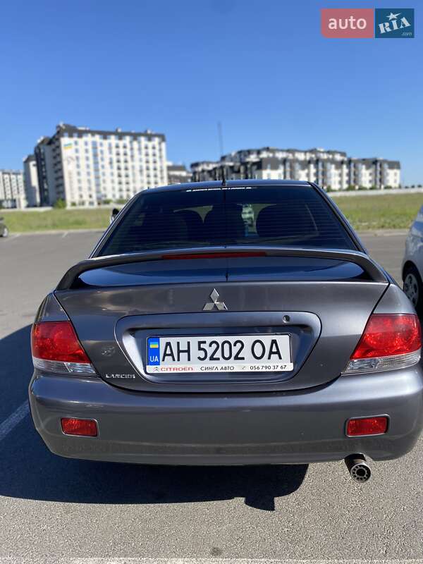 Седан Mitsubishi Lancer 2007 в Киеве