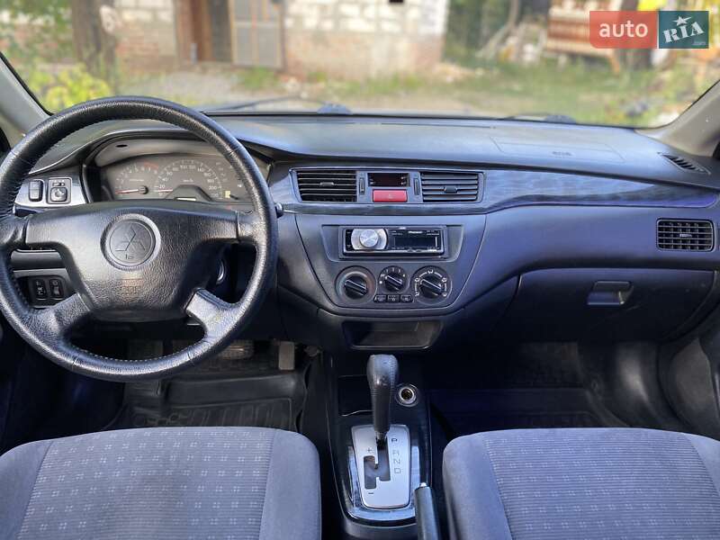 Седан Mitsubishi Lancer 2003 в Харькове