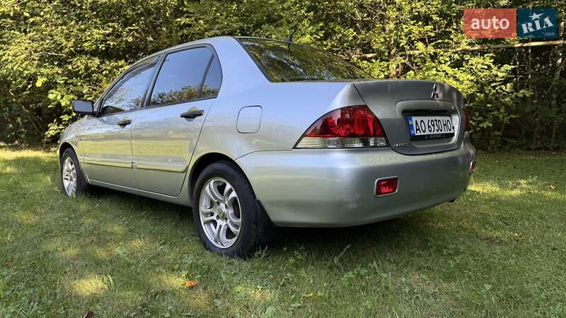 Седан Mitsubishi Lancer 2005 в Ужгороді