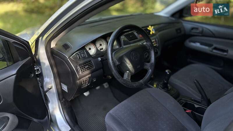 Седан Mitsubishi Lancer 2005 в Ужгороді