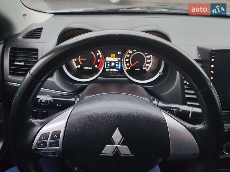Седан Mitsubishi Lancer 2012 в Чернигове