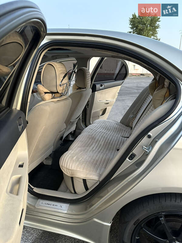Седан Mitsubishi Lancer 2008 в Киеве