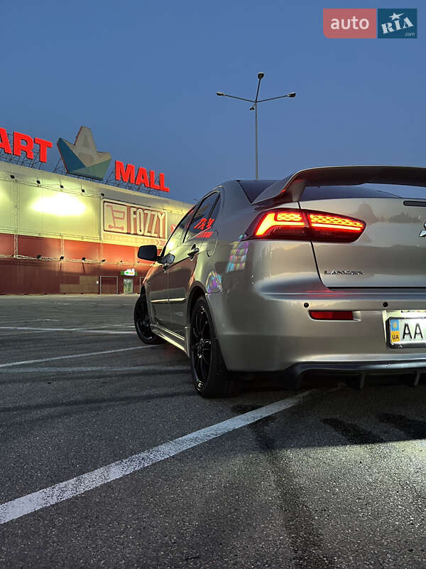 Седан Mitsubishi Lancer 2008 в Киеве