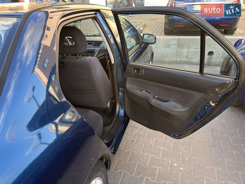 Седан Mitsubishi Lancer 2006 в Вишневом