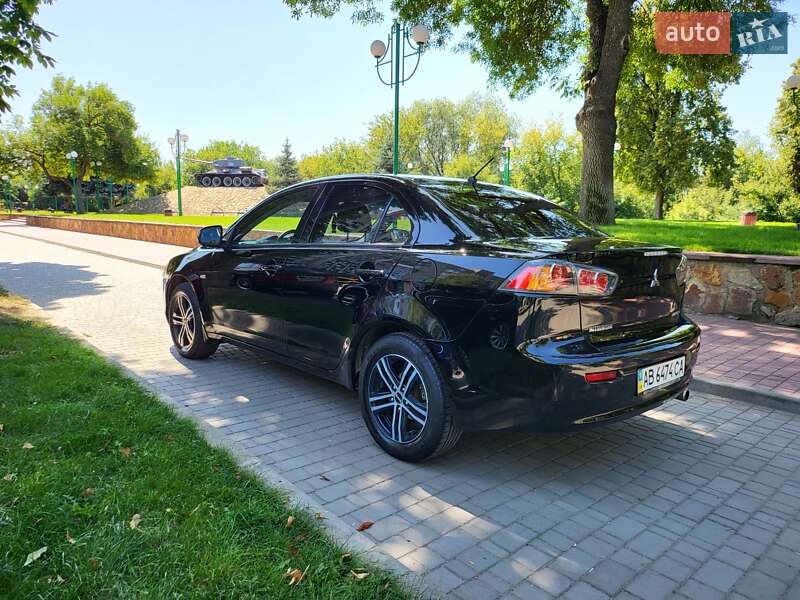 Седан Mitsubishi Lancer 2011 в Могилев-Подольске