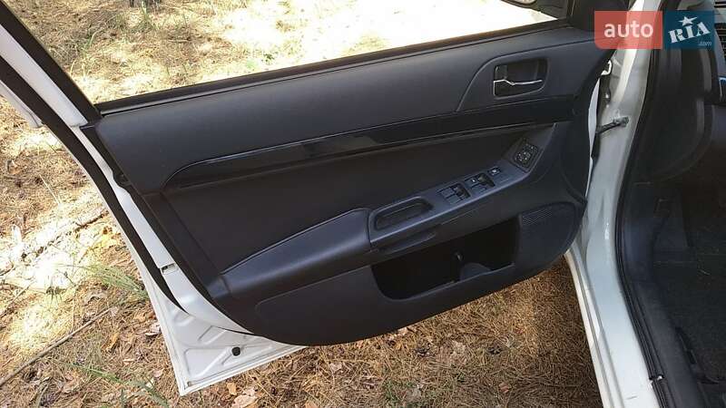 Седан Mitsubishi Lancer 2013 в Харкові