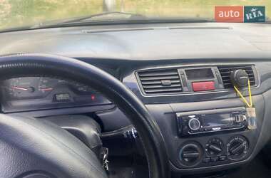 Седан Mitsubishi Lancer 2004 в 