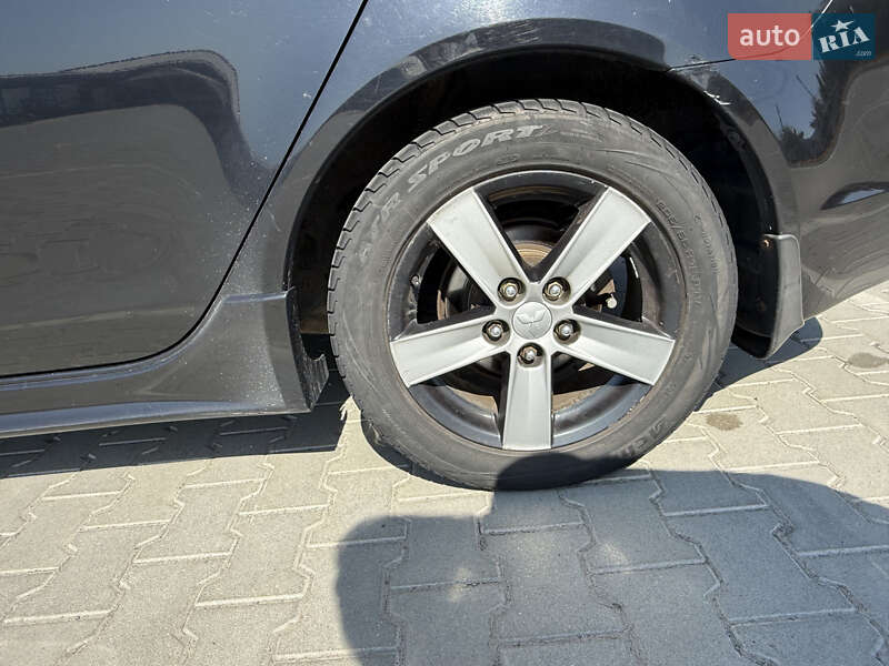 Седан Mitsubishi Lancer 2008 в Киеве