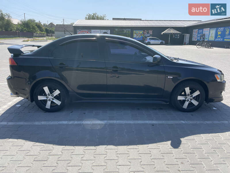 Седан Mitsubishi Lancer 2008 в Киеве