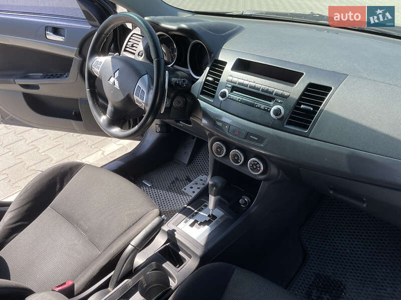 Седан Mitsubishi Lancer 2008 в Киеве