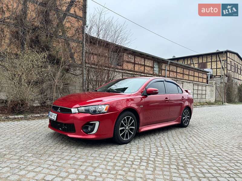 Седан Mitsubishi Lancer 2017 в Львове