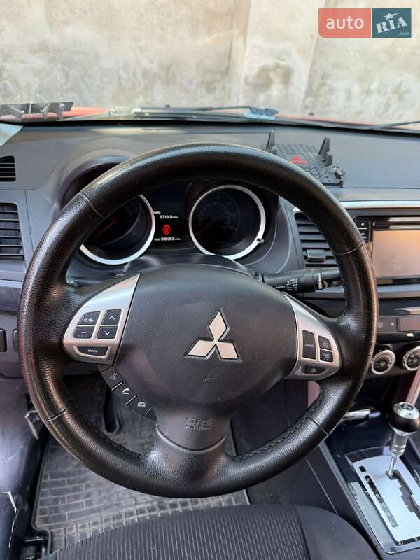 Седан Mitsubishi Lancer 2017 в Львове