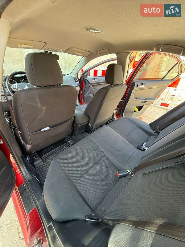 Седан Mitsubishi Lancer 2017 в Львове