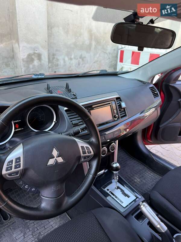 Седан Mitsubishi Lancer 2017 в Львове