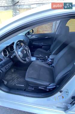 Седан Mitsubishi Lancer 2016 в 