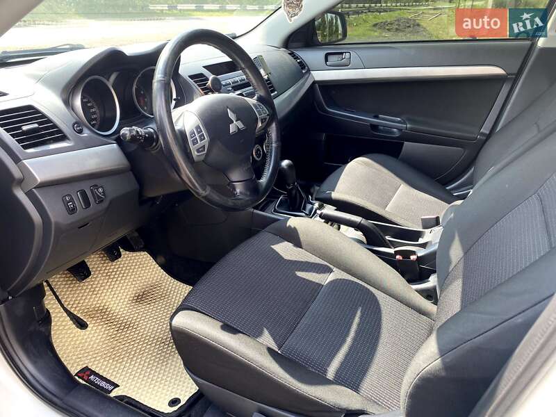 Хэтчбек Mitsubishi Lancer 2008 в Иванкове фото 9 Хэтчбек Mitsubishi Lancer 2008 в Иванкове