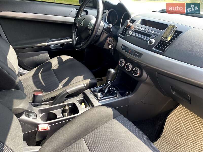 Хэтчбек Mitsubishi Lancer 2008 в Иванкове фото 11 Хэтчбек Mitsubishi Lancer 2008 в Иванкове