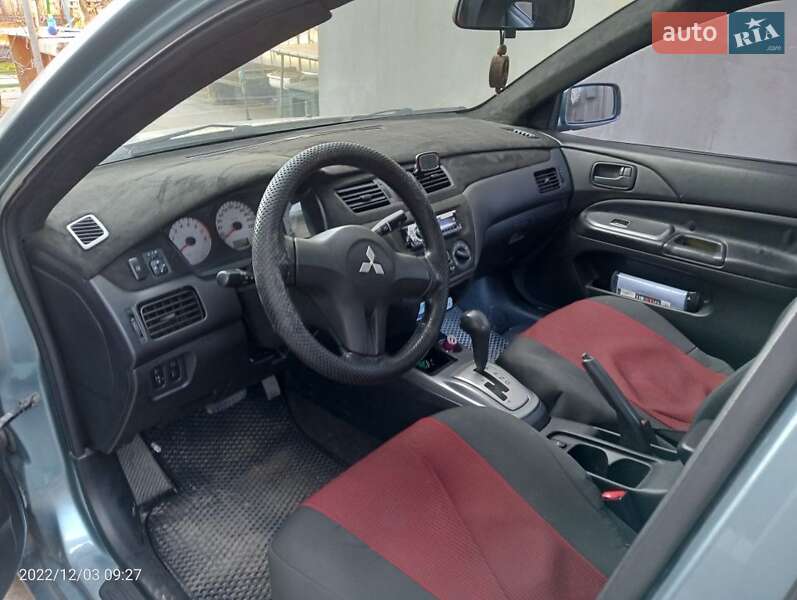 Седан Mitsubishi Lancer 2006 в Днепре