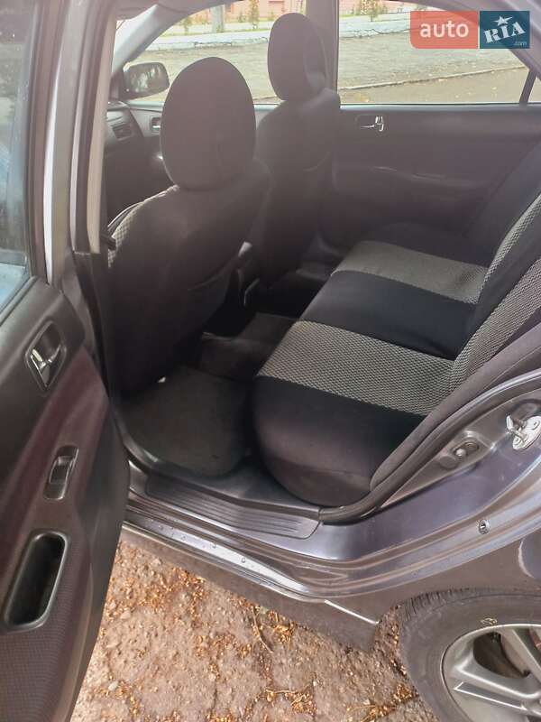 Седан Mitsubishi Lancer 2007 в Черновцах