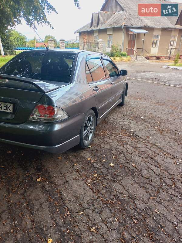 Седан Mitsubishi Lancer 2007 в Черновцах