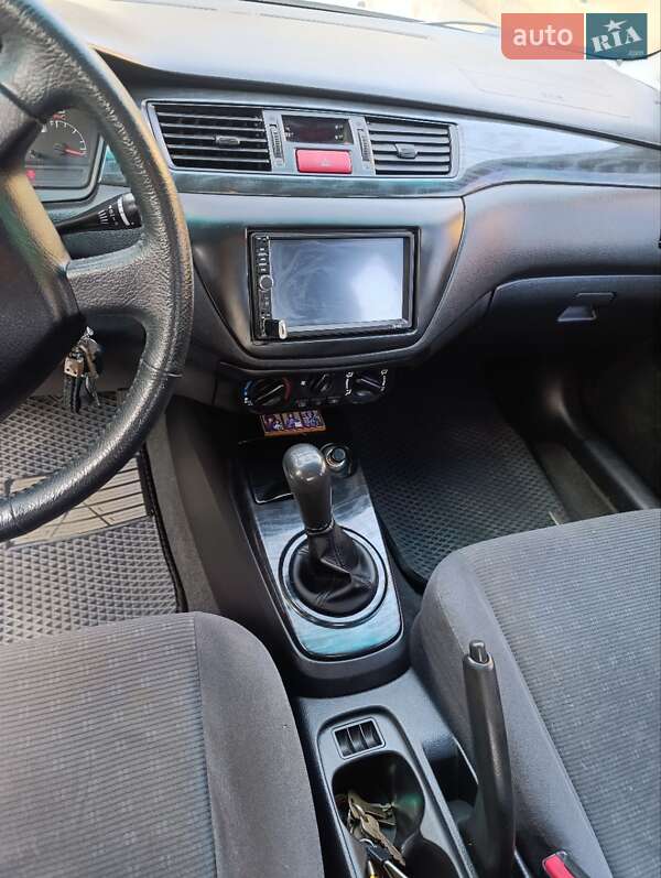 Седан Mitsubishi Lancer 2004 в Запорожье фото 7 Седан Mitsubishi Lancer 2004 в Запорожье