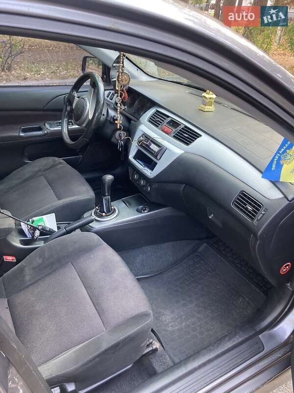 Седан Mitsubishi Lancer 2005 в Козельце