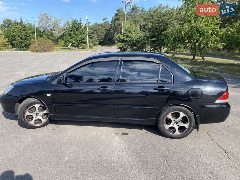 Седан Mitsubishi Lancer 2006 в Горішніх Плавнях