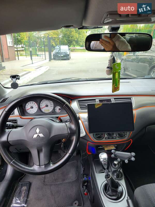 Седан Mitsubishi Lancer 2008 в Киеве