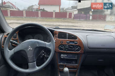 Седан Mitsubishi Lancer 1996 в 
