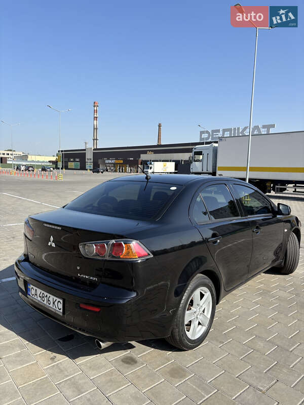 Седан Mitsubishi Lancer 2011 в Черкасах