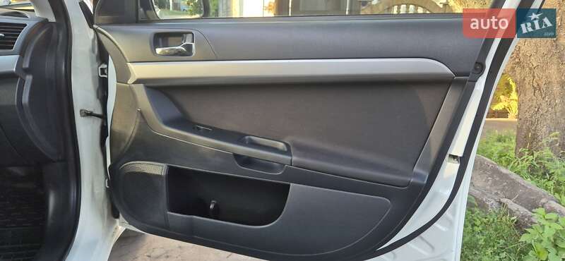 Хетчбек Mitsubishi Lancer 2009 в Кам'янському фото 33 Хетчбек Mitsubishi Lancer 2009 в Кам'янському